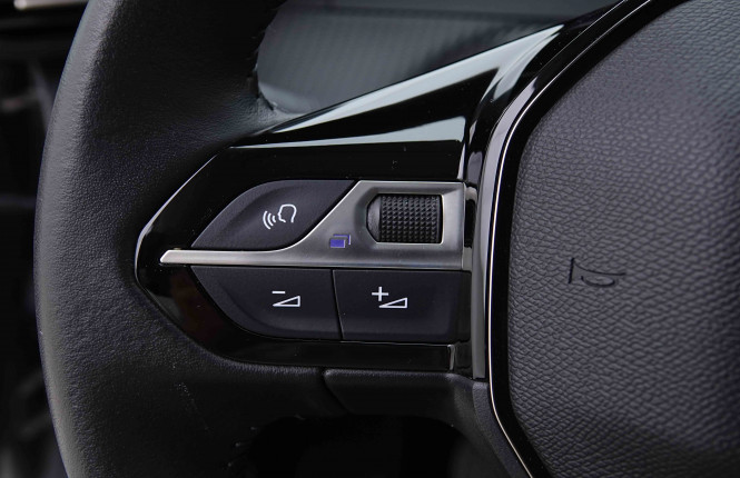 PEUGEOT_PEUGEOT_208_2655165_18.jpg