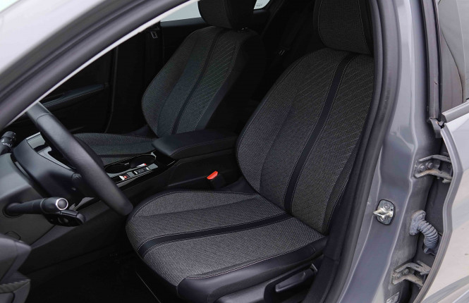 PEUGEOT_PEUGEOT_208_2655165_6.jpg