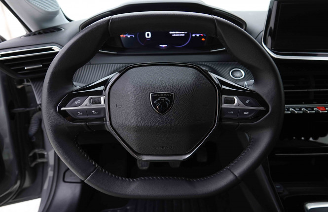 PEUGEOT_PEUGEOT_208_2655165_8.jpg