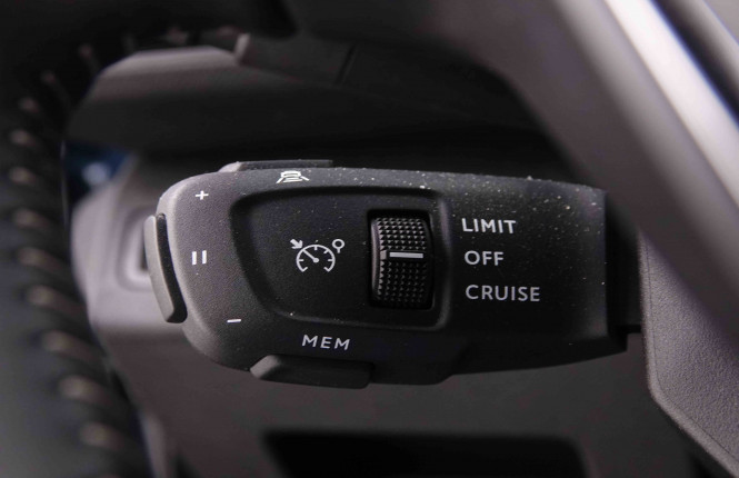 PEUGEOT_PEUGEOT_3008_2548281_17.jpg