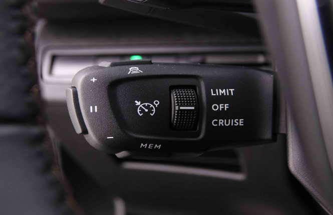 PEUGEOT_PEUGEOT_3008_2548364_18.jpg