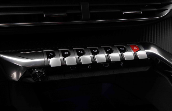 PEUGEOT_PEUGEOT_3008_2550329_13.jpg