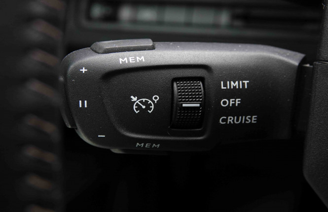 PEUGEOT_PEUGEOT_3008_2550330_17.jpg PEUGEOT_PEUGEOT_3008_2550330_17.jpg