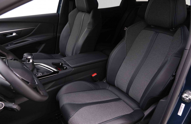 PEUGEOT_PEUGEOT_3008_2550332_6.jpg