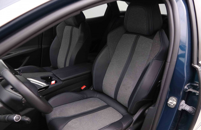 PEUGEOT_PEUGEOT_3008_2550335_6.jpg