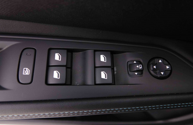PEUGEOT_PEUGEOT_3008_2550340_21.jpg