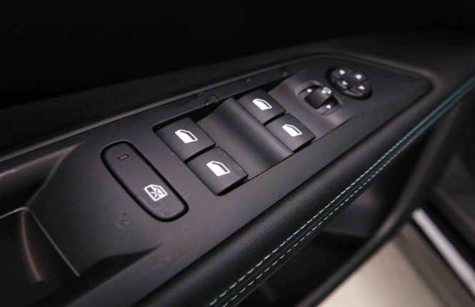 PEUGEOT_PEUGEOT_3008_2550341_20.jpg PEUGEOT_PEUGEOT_3008_2550341_20.jpg