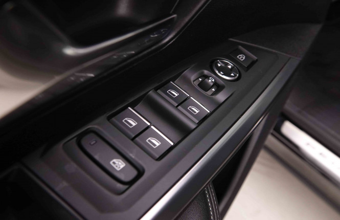 PEUGEOT_PEUGEOT_3008_2550390_24.jpg