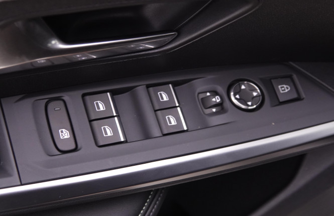 PEUGEOT_PEUGEOT_3008_2550390_52.jpg