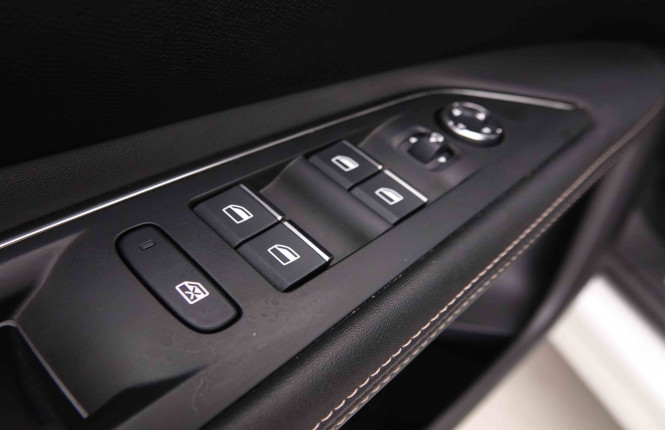 PEUGEOT_PEUGEOT_3008_2550594_23.jpg