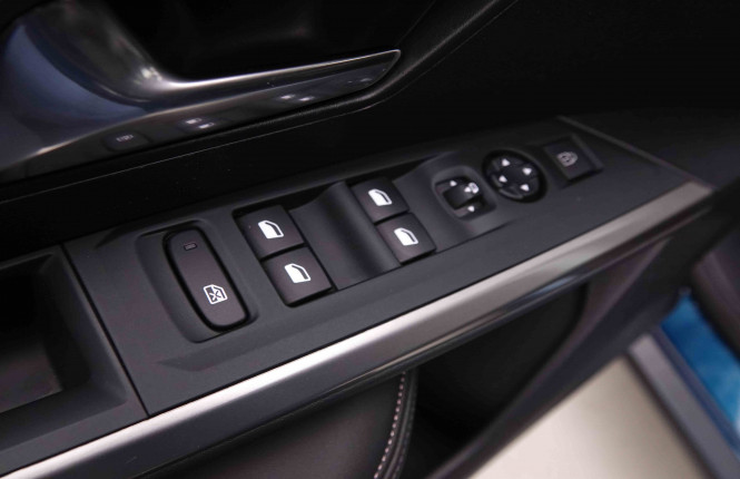 PEUGEOT_PEUGEOT_3008_2551075_19.jpg PEUGEOT_PEUGEOT_3008_2551075_19.jpg