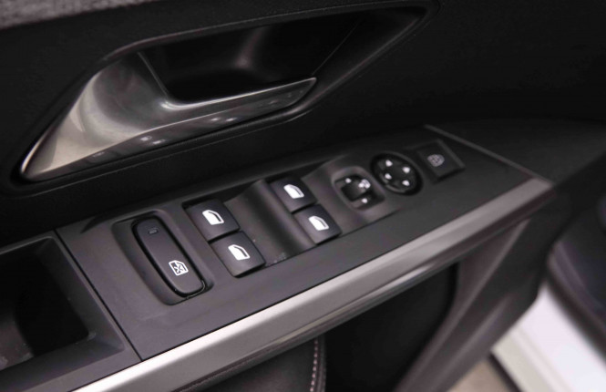 PEUGEOT_PEUGEOT_3008_2551076_18.jpg PEUGEOT_PEUGEOT_3008_2551076_18.jpg