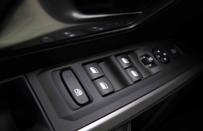 PEUGEOT_PEUGEOT_3008_2551077_19.jpg PEUGEOT_PEUGEOT_3008_2551077_19.jpg