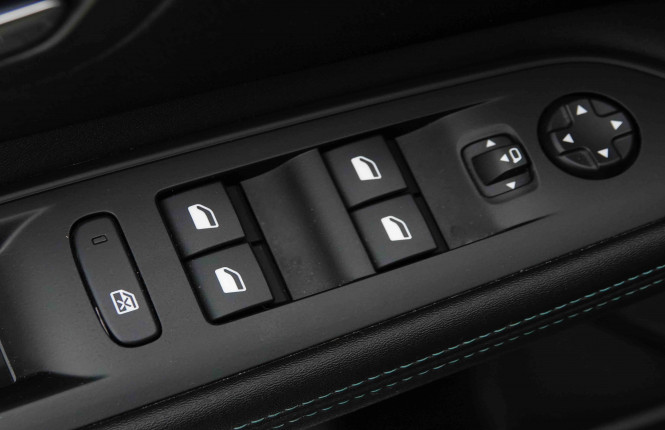 PEUGEOT_PEUGEOT_3008_2653102_23.jpg