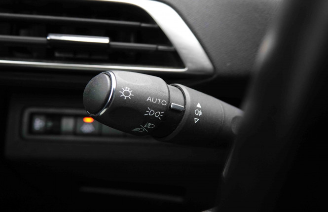 PEUGEOT_PEUGEOT_3008_2653111_16.jpg