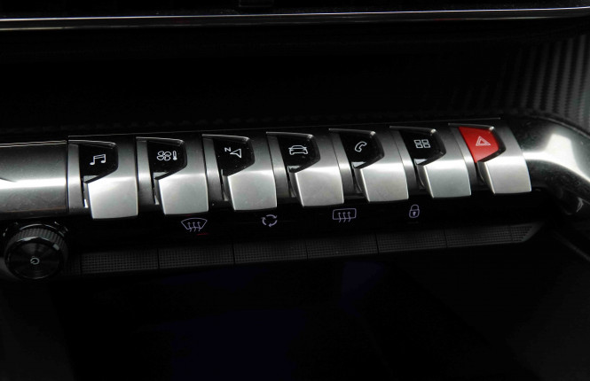 PEUGEOT_PEUGEOT_3008_2653115_14.jpg PEUGEOT_PEUGEOT_3008_2653115_14.jpg