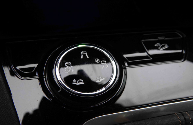 PEUGEOT_PEUGEOT_3008_2653196_17.jpg PEUGEOT_PEUGEOT_3008_2653196_17.jpg