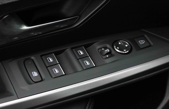 PEUGEOT_PEUGEOT_3008_2653569_21.jpg