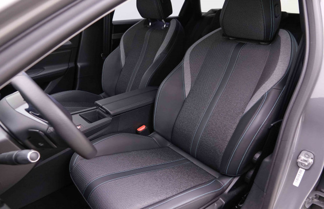 PEUGEOT_PEUGEOT_308_2548265_6.jpg