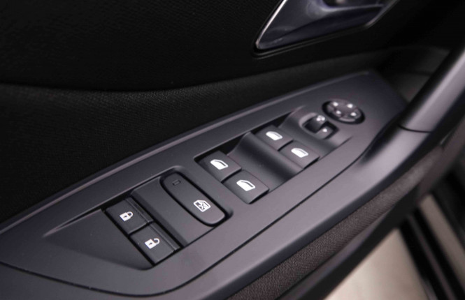 PEUGEOT_PEUGEOT_308_2548533_16.jpg