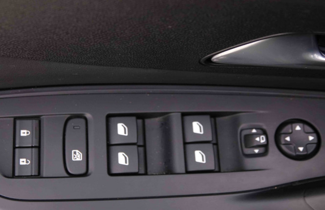 PEUGEOT_PEUGEOT_308_2550962_19.jpg PEUGEOT_PEUGEOT_308_2550962_19.jpg