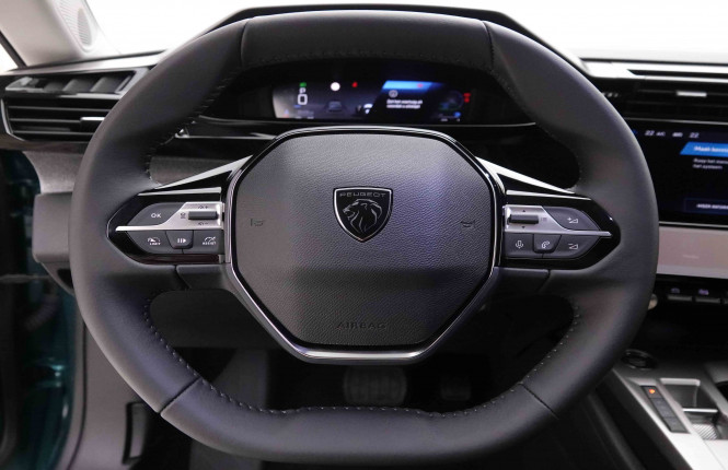 PEUGEOT_PEUGEOT_308_2652097_8.jpg