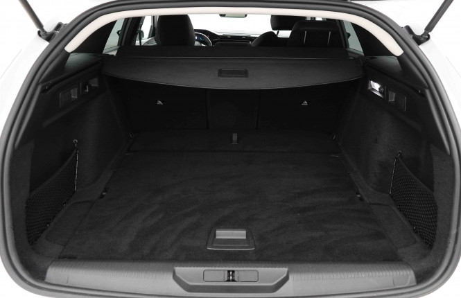 PEUGEOT_PEUGEOT_308_2653612_5.jpg