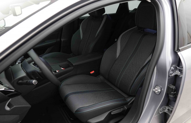 PEUGEOT_PEUGEOT_308_2653645_6.jpg