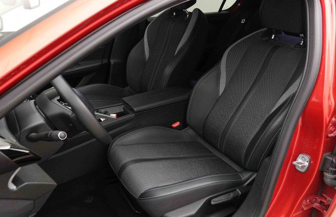 PEUGEOT_PEUGEOT_308_2653859_6.jpg