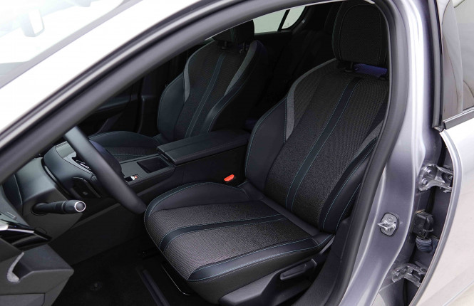 PEUGEOT_PEUGEOT_308_2655078_6.jpg