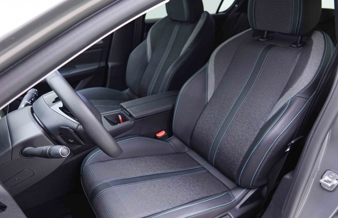 PEUGEOT_PEUGEOT_308_2655085_6.jpg