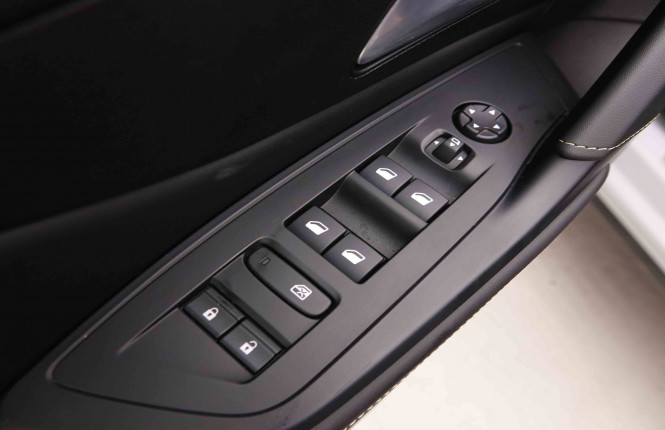 PEUGEOT_PEUGEOT_408_2549546_22.jpg PEUGEOT_PEUGEOT_408_2549546_22.jpg