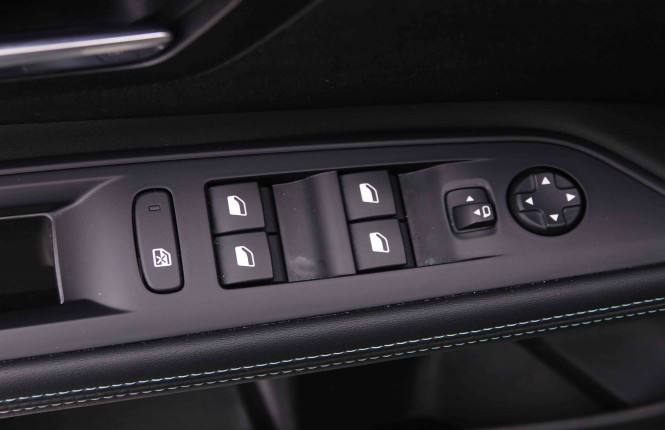 PEUGEOT_PEUGEOT_5008_2548168_23.jpg