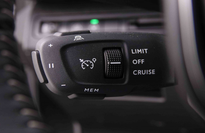 PEUGEOT_PEUGEOT_5008_2548173_18.jpg
