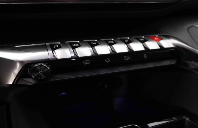 PEUGEOT_PEUGEOT_5008_2550022_13.jpg