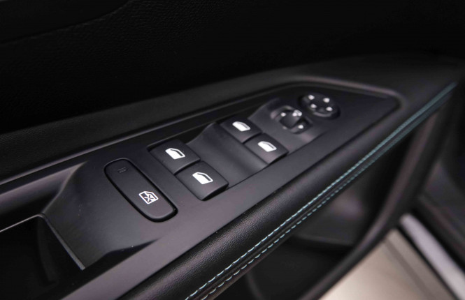 PEUGEOT_PEUGEOT_5008_2550022_19.jpg