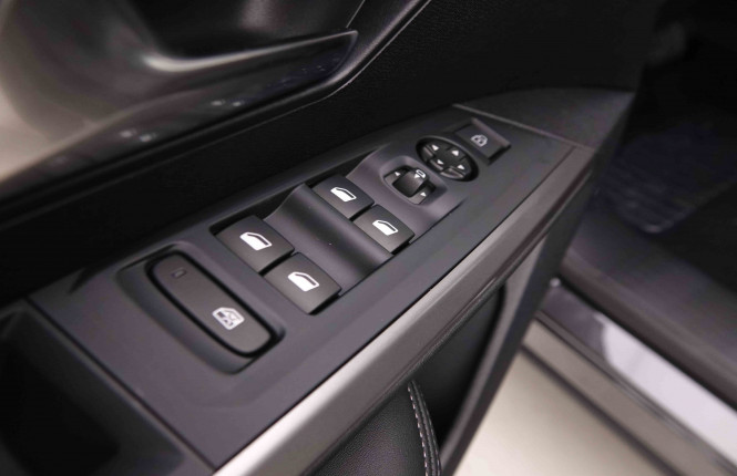PEUGEOT_PEUGEOT_5008_2550032_21.jpg