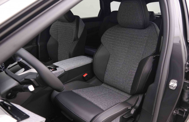 PEUGEOT_PEUGEOT_5008_2550038_6.jpg