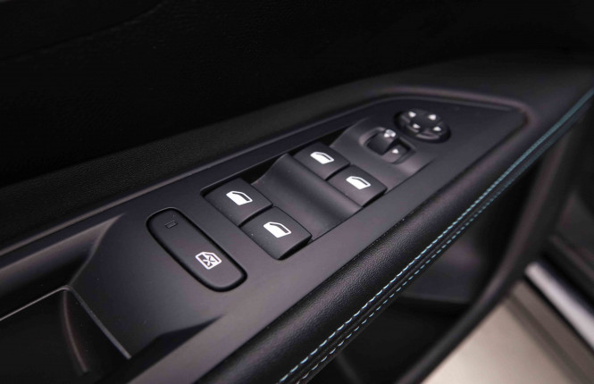 PEUGEOT_PEUGEOT_5008_2550801_21.jpg PEUGEOT_PEUGEOT_5008_2550801_21.jpg