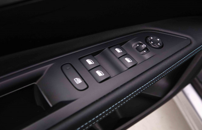 PEUGEOT_PEUGEOT_5008_2551422_17.jpg