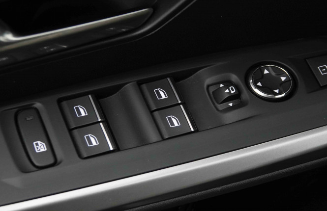PEUGEOT_PEUGEOT_5008_2652685_23.jpg