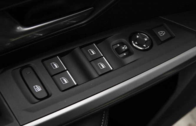 PEUGEOT_PEUGEOT_5008_2653565_24.jpg