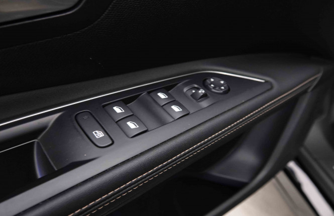 PEUGEOT_PEUGEOT_5008_2653818_16.jpg
