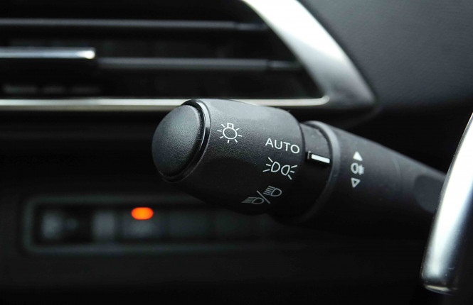 PEUGEOT_PEUGEOT_5008_2654916_15.jpg