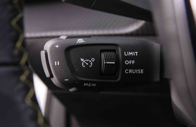 PEUGEOT_PEUGEOT_E_2008_2548188_19.jpg