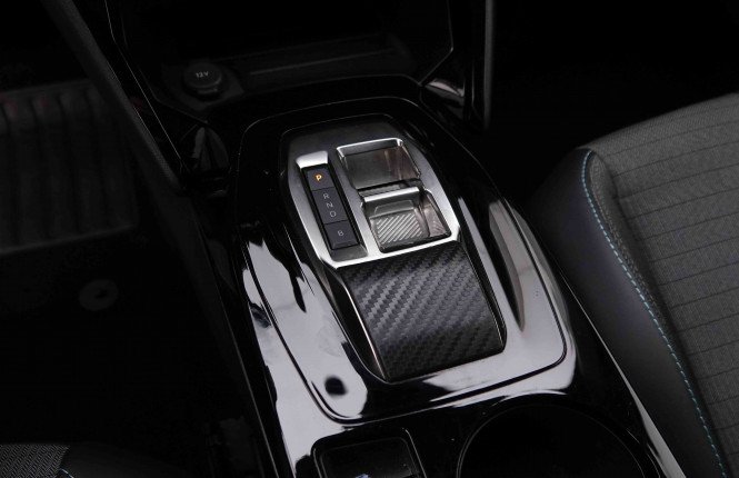 PEUGEOT_PEUGEOT_E_2008_2548607_14.jpg