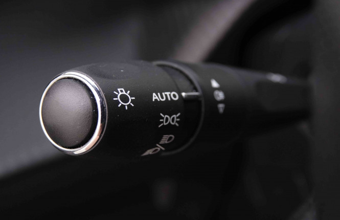 PEUGEOT_PEUGEOT_E_2008_2549028_15.jpg