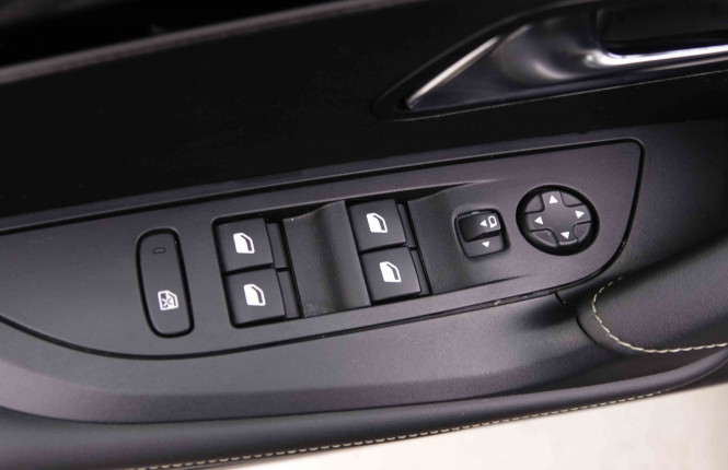 PEUGEOT_PEUGEOT_E_2008_2549028_46.jpg