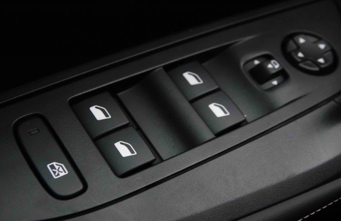 PEUGEOT_PEUGEOT_E_2008_2652306_20.jpg PEUGEOT_PEUGEOT_E_2008_2652306_20.jpg