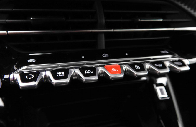 PEUGEOT_PEUGEOT_E_2008_2652307_13.jpg PEUGEOT_PEUGEOT_E_2008_2652307_13.jpg